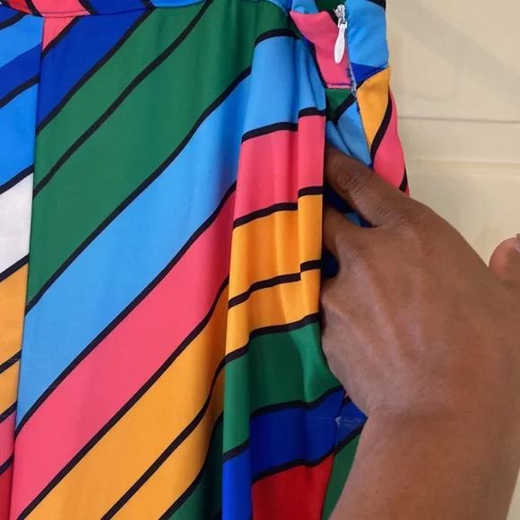 L’ATISTE In Living Color Suit - Picture 7 of 8